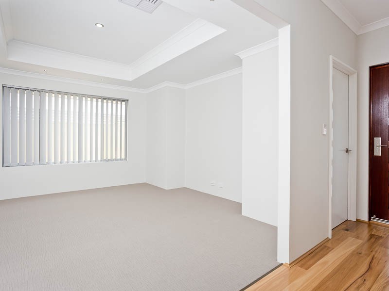 36 Crown Terrace, Coogee WA 6166