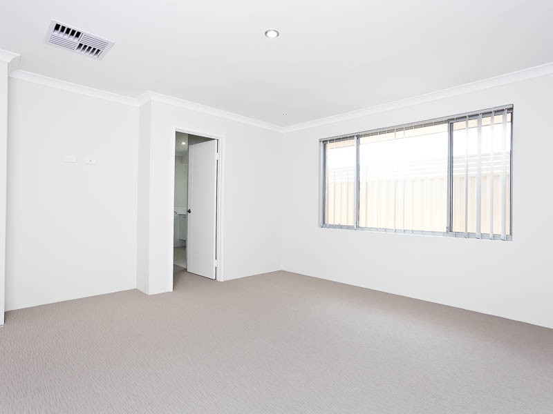 36 Crown Terrace, Coogee WA 6166