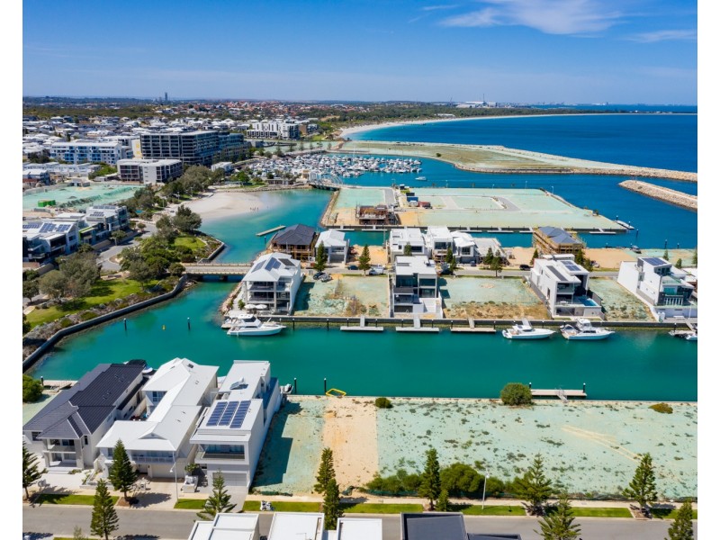 9A Chelydra Point, North Coogee WA 6163