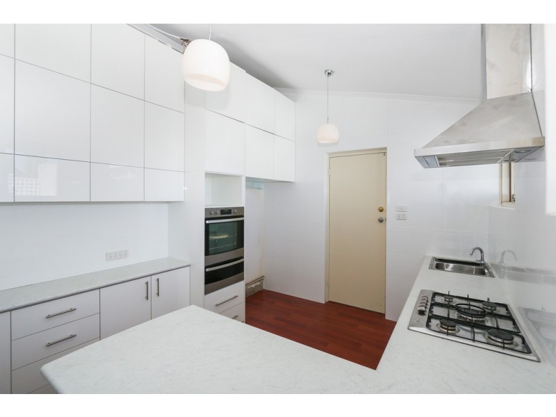 27 Steward Way, Orelia WA 6167