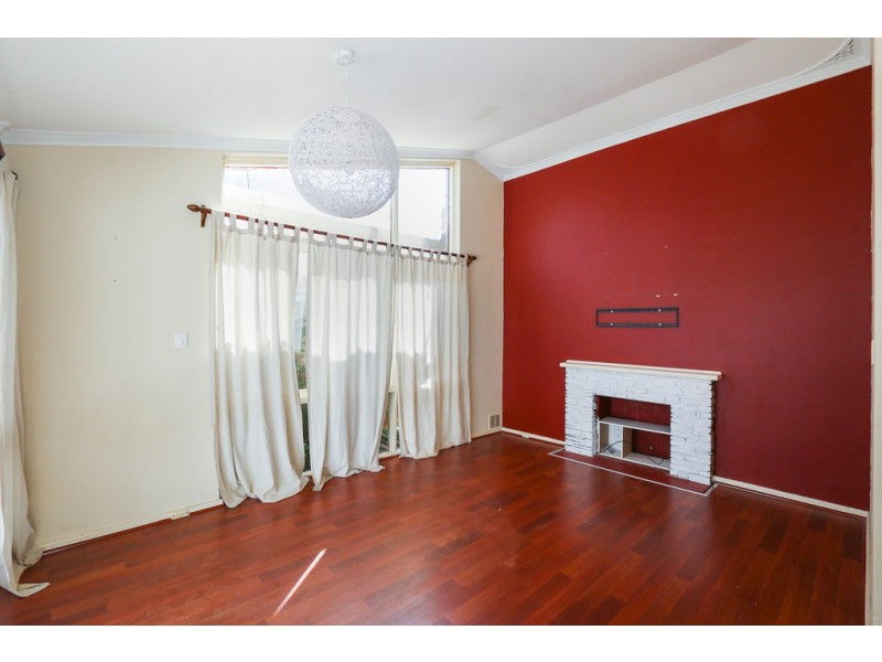 27 Steward Way, Orelia WA 6167