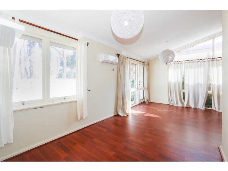 27 Steward Way, Orelia WA 6167