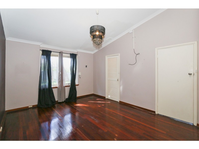 27 Steward Way, Orelia WA 6167