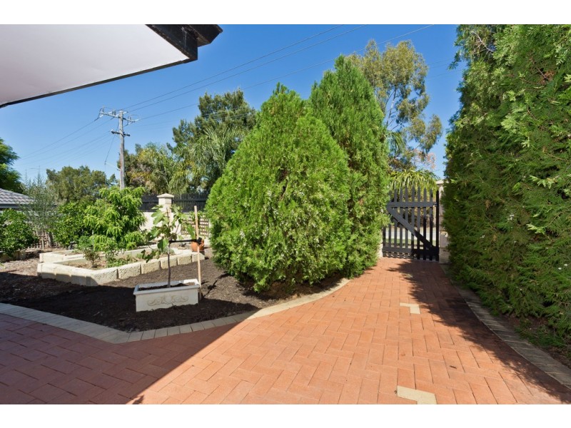 1 Hartley Street, Coolbellup WA 6163