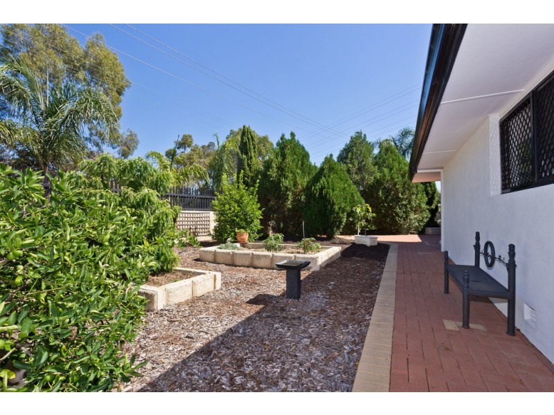 1 Hartley Street, Coolbellup WA 6163