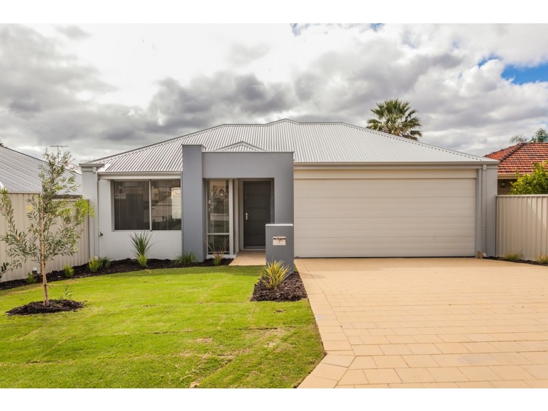 2 Heal Street, Hamilton Hill WA 6163