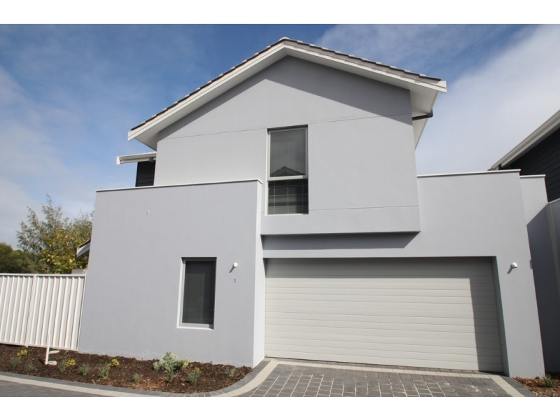 1/8 Socrates Parade, North Coogee WA 6163