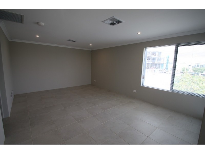 1/8 Socrates Parade, North Coogee WA 6163