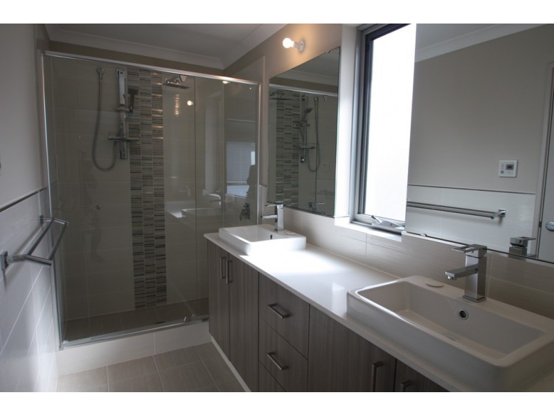 1/8 Socrates Parade, North Coogee WA 6163