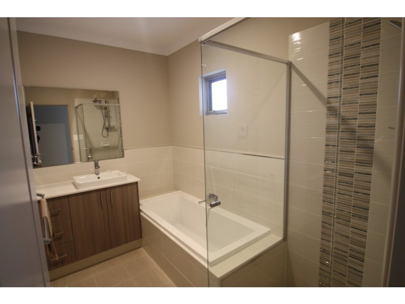 1/8 Socrates Parade, North Coogee WA 6163