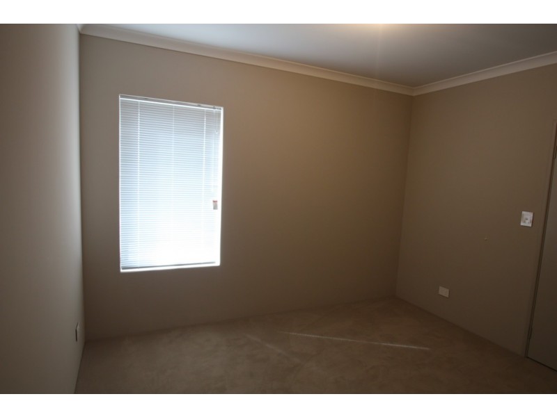 1/8 Socrates Parade, North Coogee WA 6163