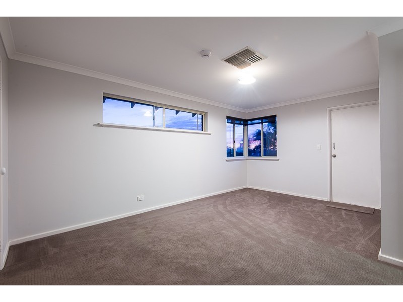 6B The Cove, Coogee WA 6166