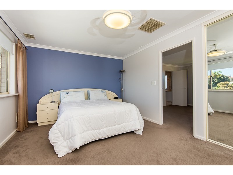 6B The Cove, Coogee WA 6166