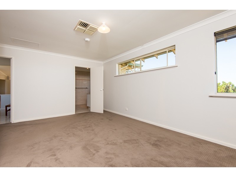 6B The Cove, Coogee WA 6166
