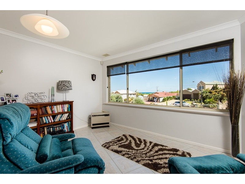 6B The Cove, Coogee WA 6166