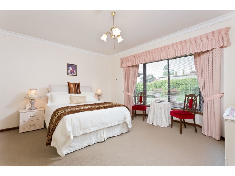 3 Gairdner Drive, Kardinya WA 6163