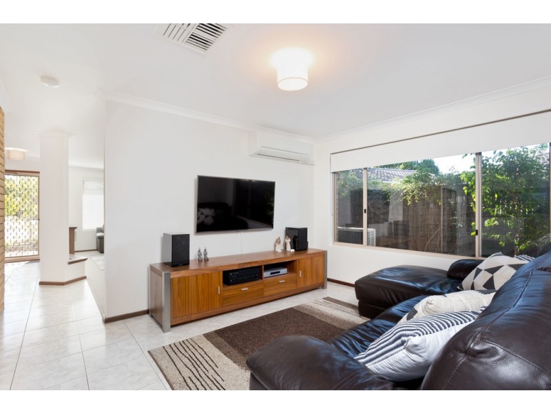 12A Crossland Way, Kardinya WA 6163