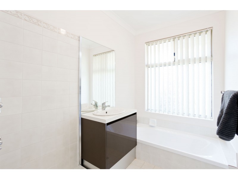 12A Crossland Way, Kardinya WA 6163