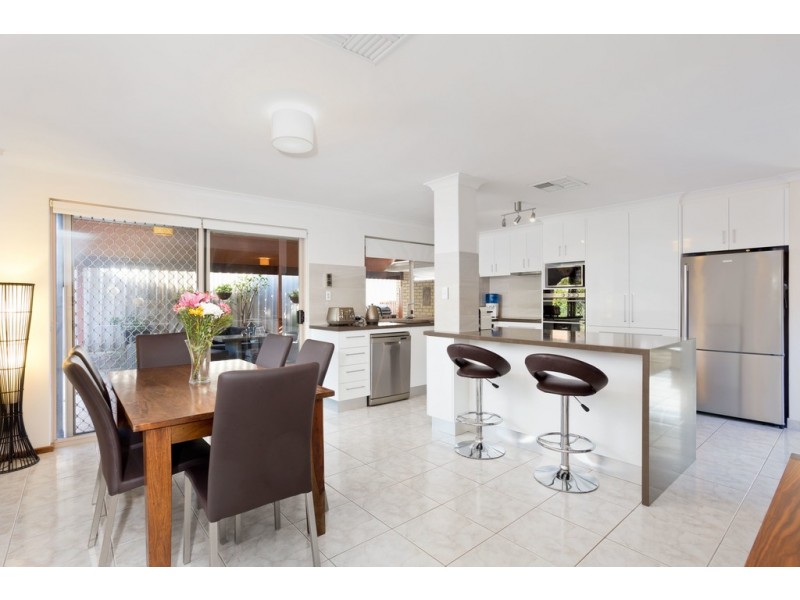 12A Crossland Way, Kardinya WA 6163