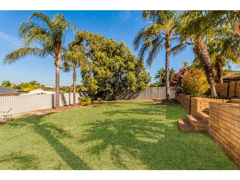 16 Galsworthy Place, Spearwood WA 6163
