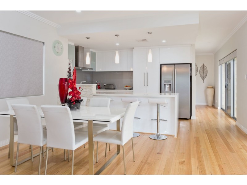 39B Ochiltree Way, Kardinya WA 6163