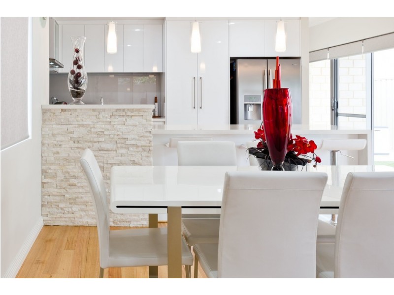 39B Ochiltree Way, Kardinya WA 6163