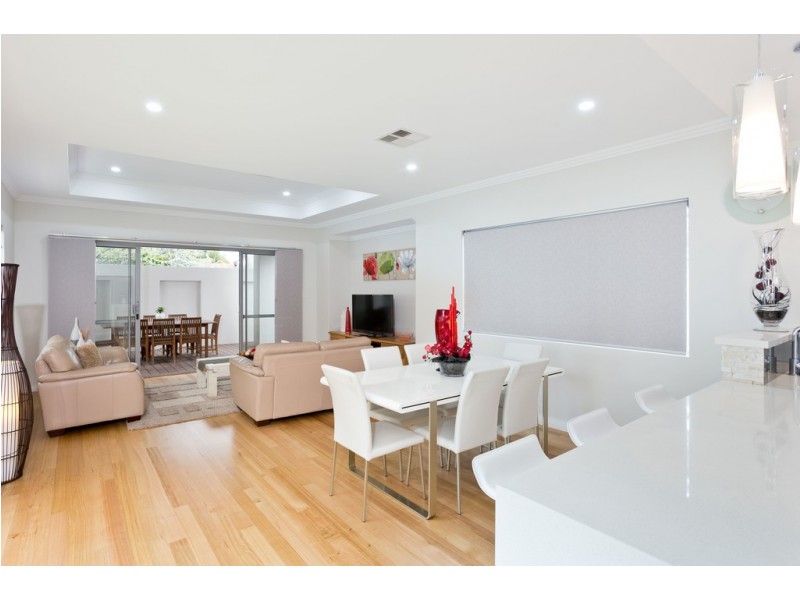 39B Ochiltree Way, Kardinya WA 6163