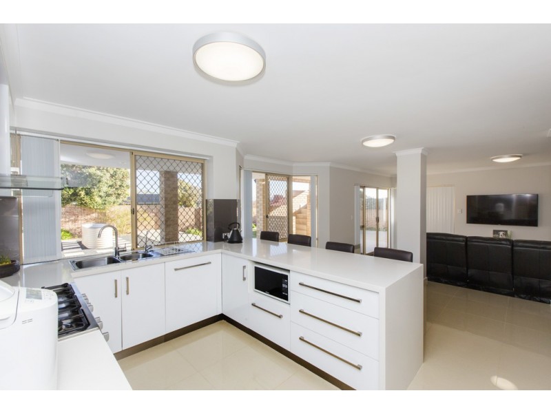 30 Amity Boulevard, Coogee WA 6166