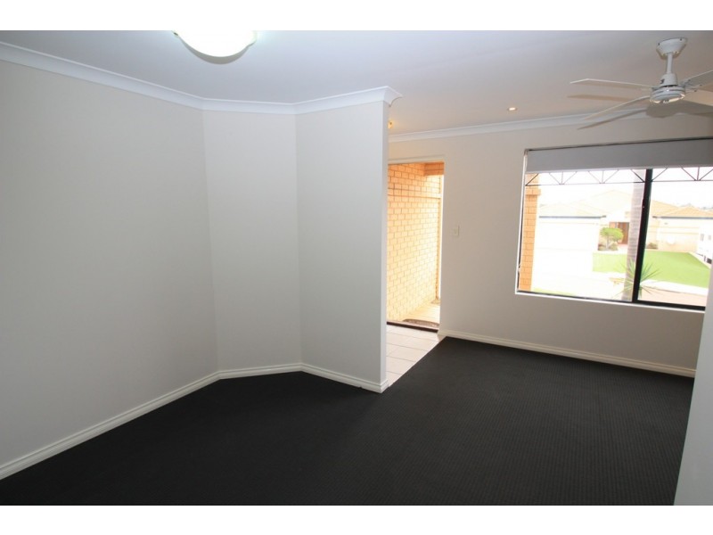 9 Peel Road, Coogee WA 6166