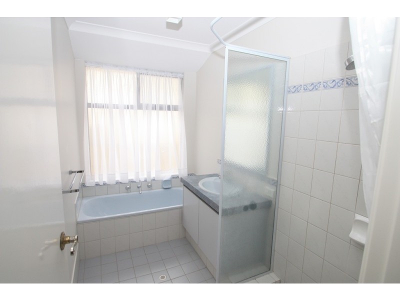 9 Peel Road, Coogee WA 6166