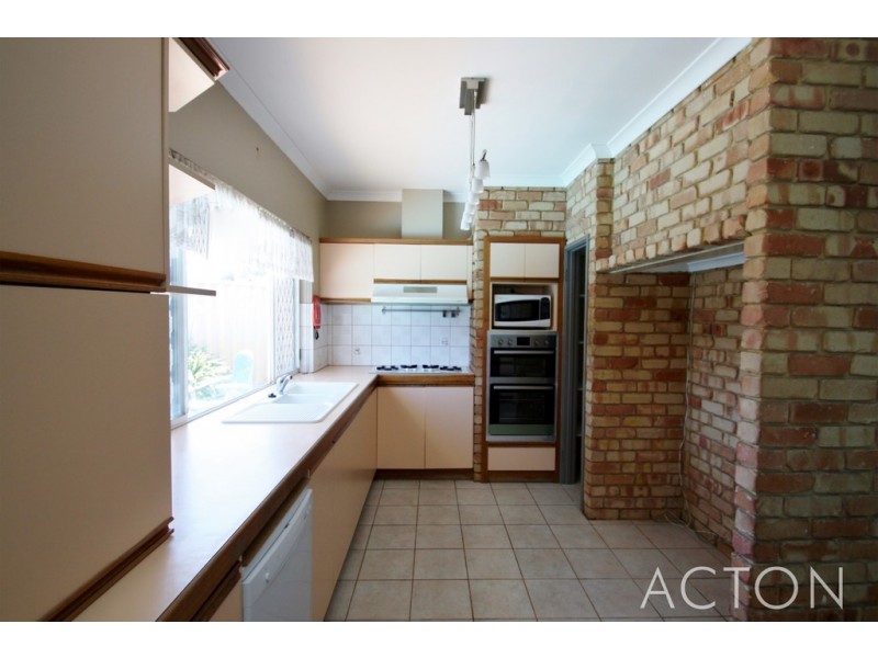 3 Rhus Court, Yangebup WA 6164