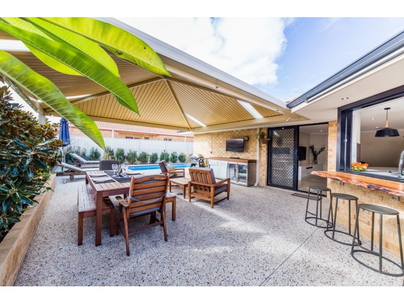 6 Peel Road, Coogee WA 6166