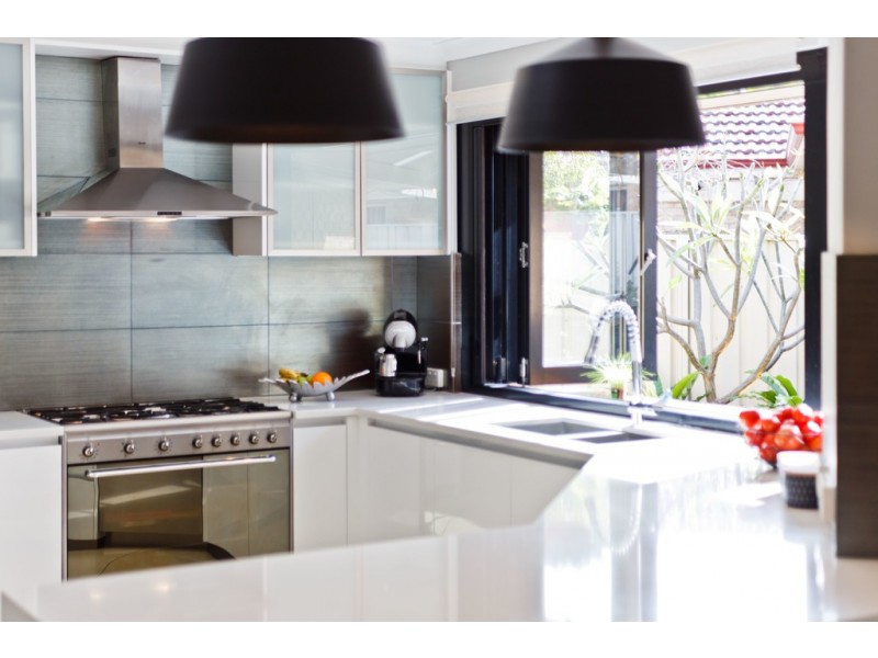 6 Peel Road, Coogee WA 6166