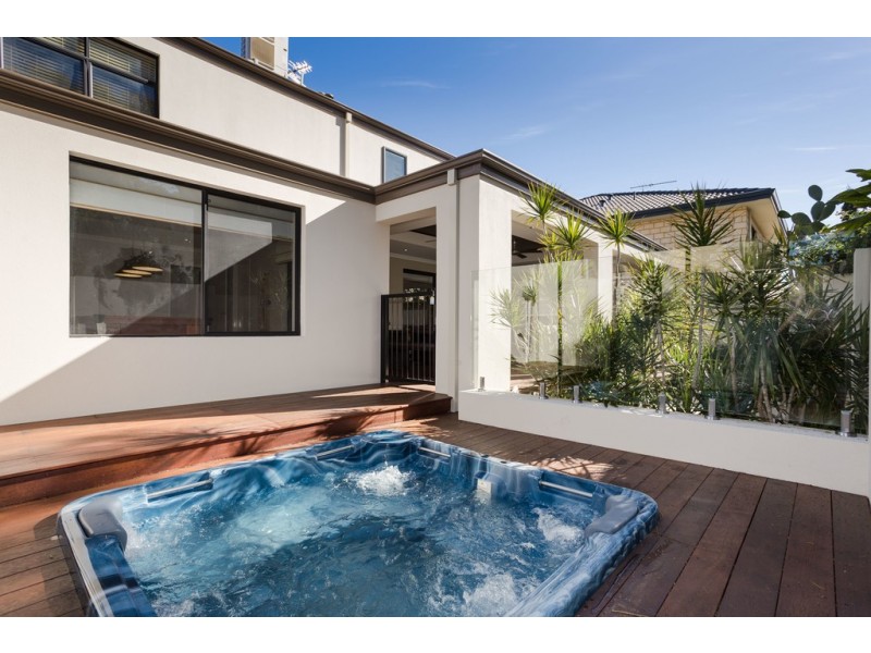 12 Burney Court, Kardinya WA 6163