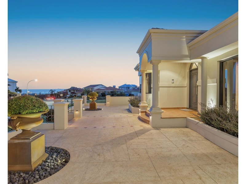 19 Longreach Parade, Coogee WA 6166