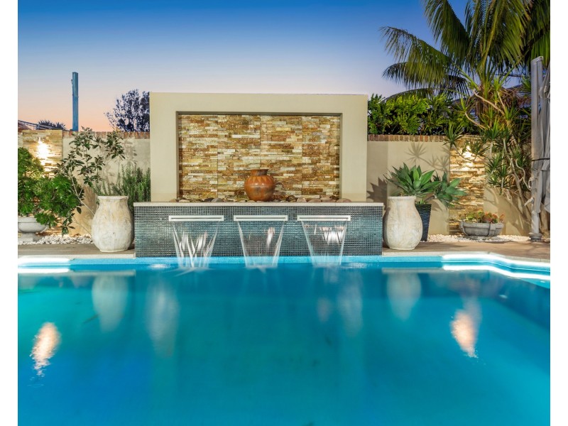 19 Longreach Parade, Coogee WA 6166