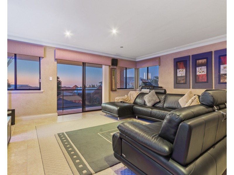 19 Longreach Parade, Coogee WA 6166
