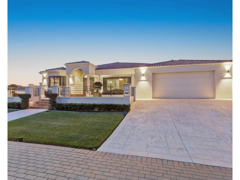 19 Longreach Parade, Coogee WA 6166