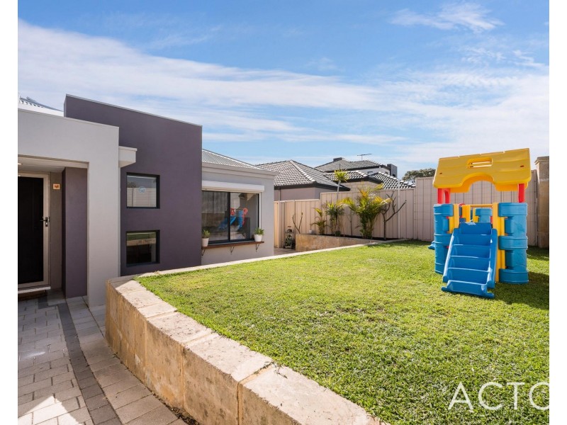 519 Rockingham Road (Lake Coogee), Munster WA 6166