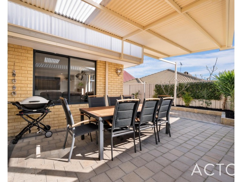 519 Rockingham Road (Lake Coogee), Munster WA 6166