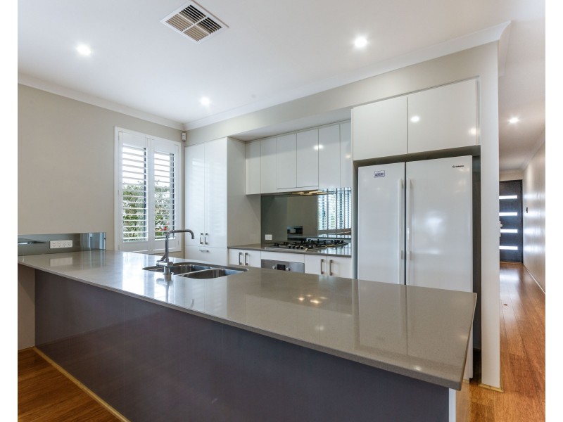 16 Pecorino Lane, Spearwood WA 6163