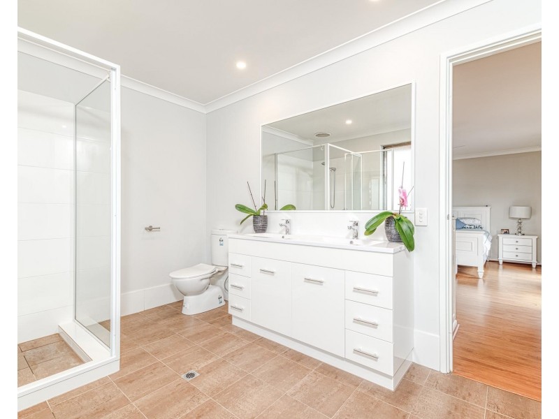 16 Banksia Place, Yangebup WA 6164