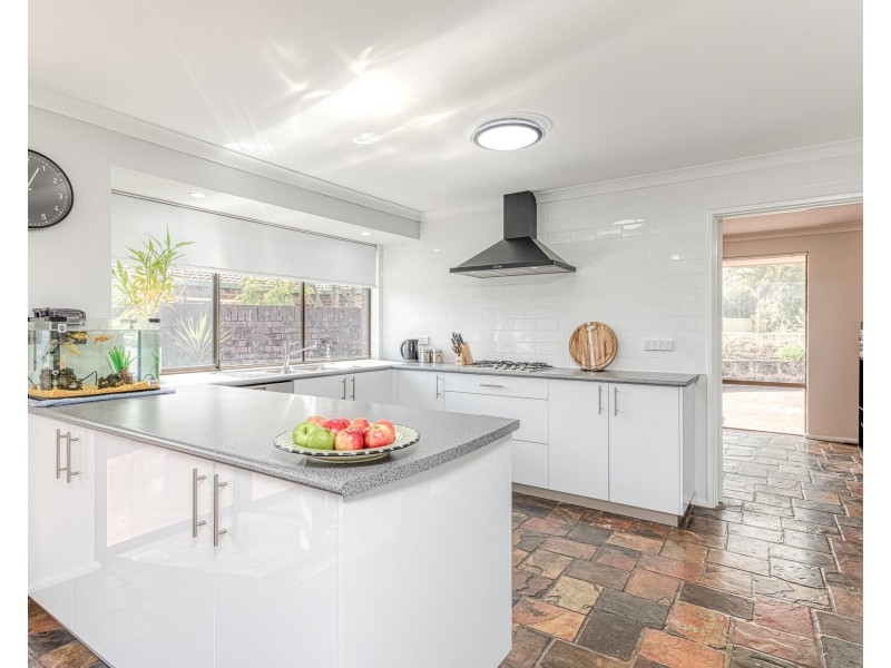 16 Banksia Place, Yangebup WA 6164