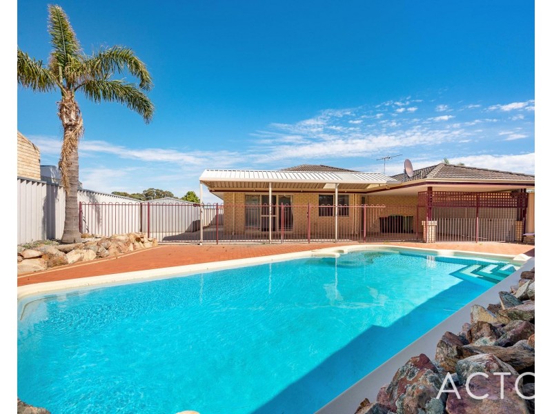 8 Garbin Place (Lake Coogee), Munster WA 6166