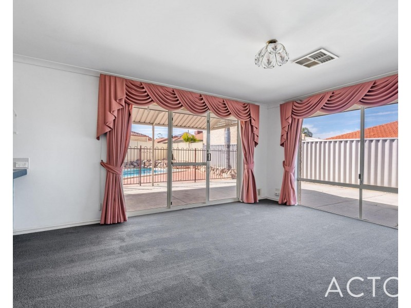 8 Garbin Place (Lake Coogee), Munster WA 6166