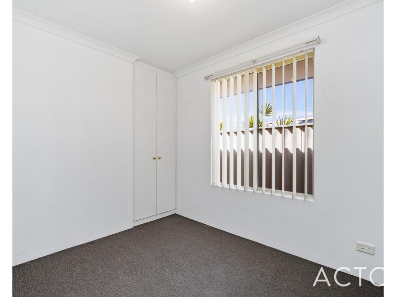 8 Garbin Place (Lake Coogee), Munster WA 6166