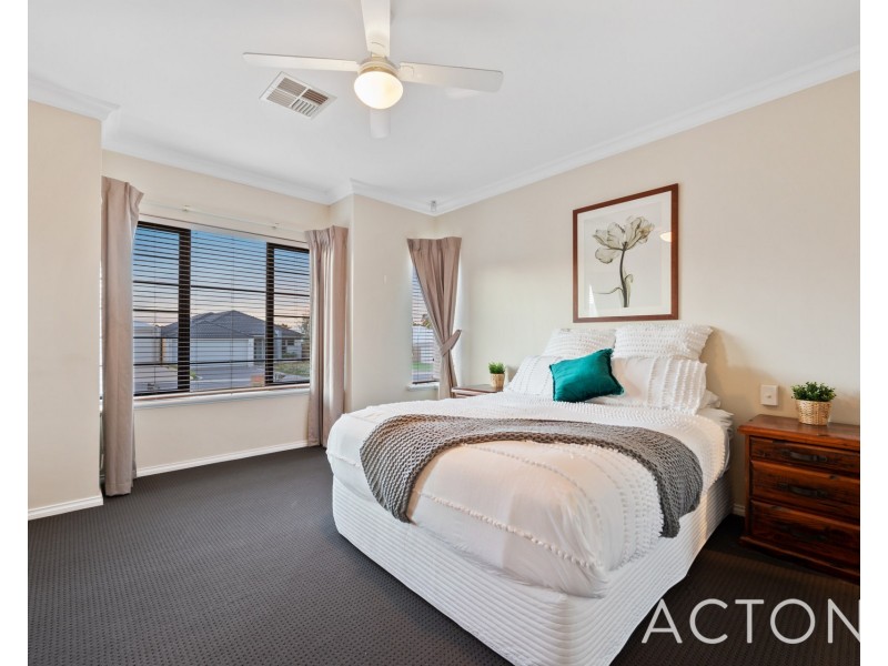 7 Howe Street, Beeliar WA 6164