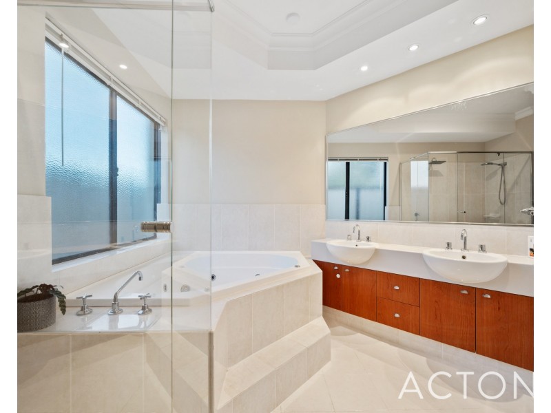 7 Howe Street, Beeliar WA 6164