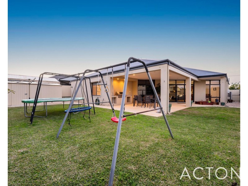 7 Howe Street, Beeliar WA 6164