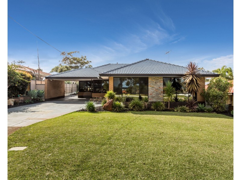 32 Bullfinch Street, Spearwood WA 6163